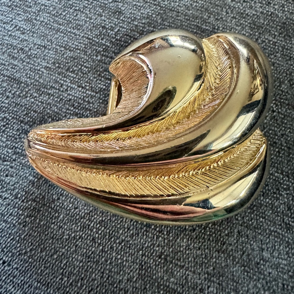 Vintage Douglas Paquette Gold-Tone Belt Buckle